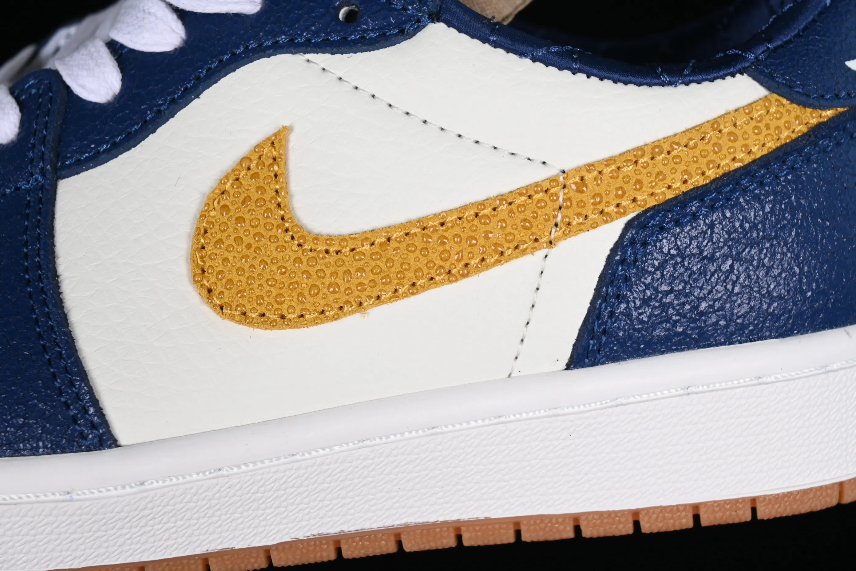 All categories Air Jordan Jordan series basketball shoes Air Jordan 1 Low Z version Air Jordan 1 Low OG AJ1 Joe 1 white blue yellow hook burst pattern low-top cultural casual sneakers CZ0790-103